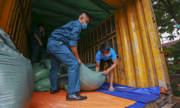 Công ty Khatoco tặng 20 tấn gạo tại Đà Nẵng và tỉnh Quảng Nam